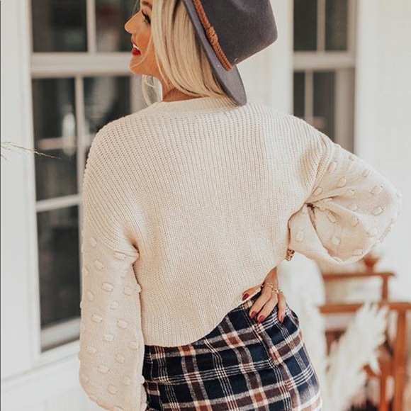 Puffy sleeves sweater 🤍 - Picture 7 of 12